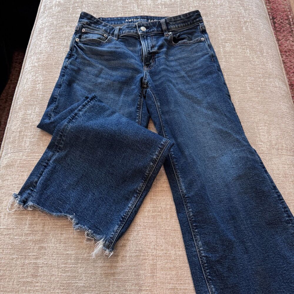 American Eagle Women's Low Rise Wide Leg Jeans Distressed Hem Sz 6S
